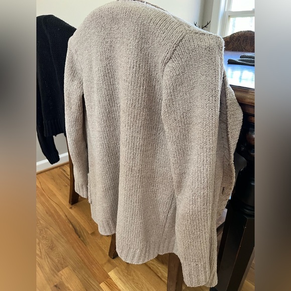 Sweater Bundle - Picture 2 of 8